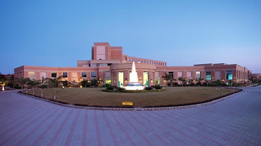 Aveda Hotel - Ludhiana ลูดิฮานา ภายนอก รูปภาพ